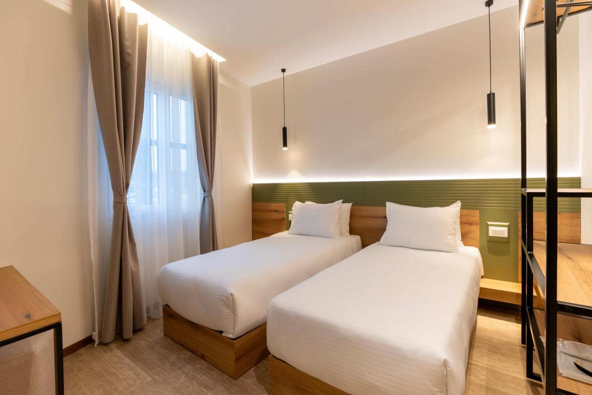 Star Hill Hotel Prisztina Zewnętrze zdjęcie