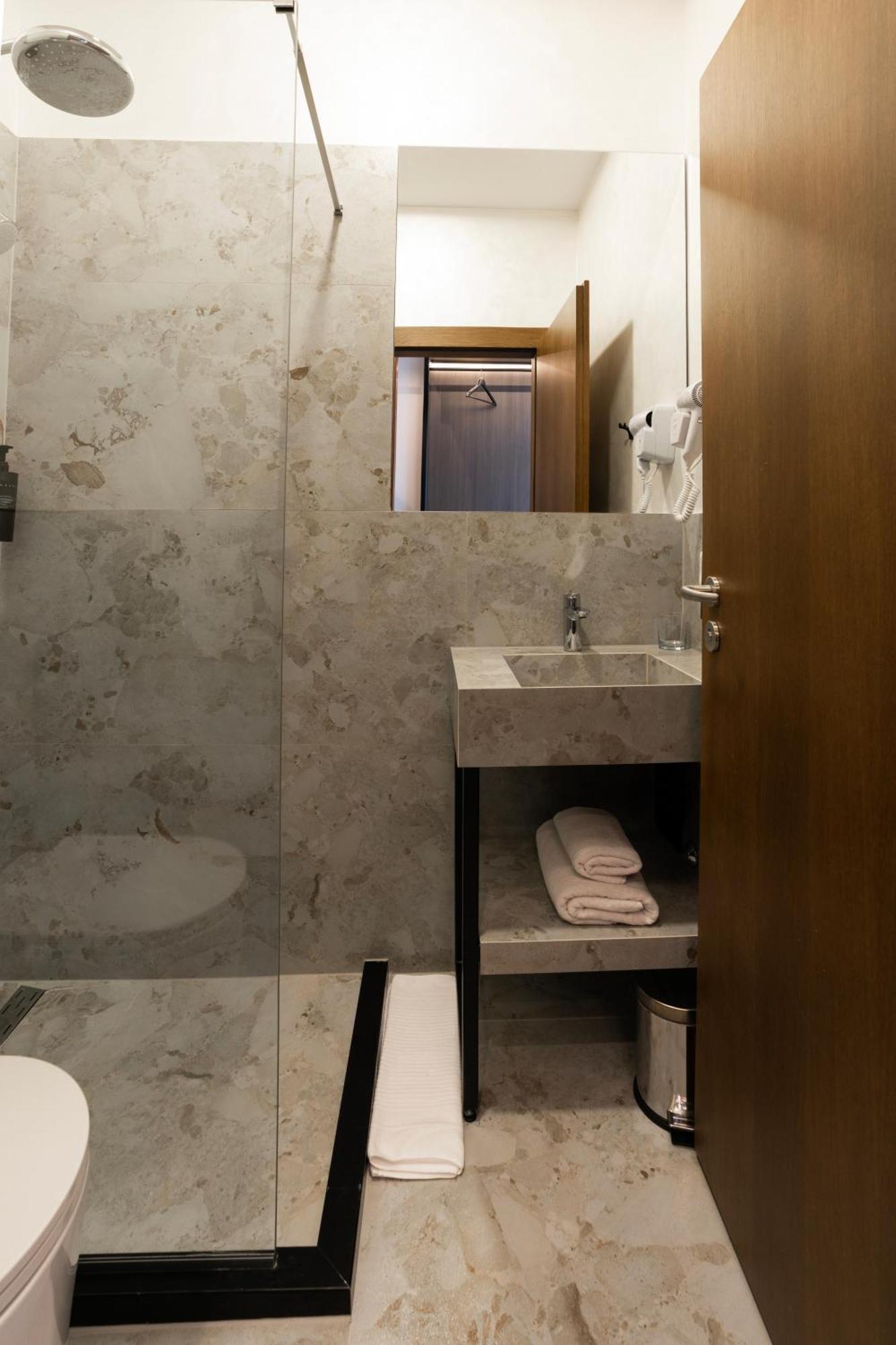 Star Hill Hotel Prisztina Zewnętrze zdjęcie