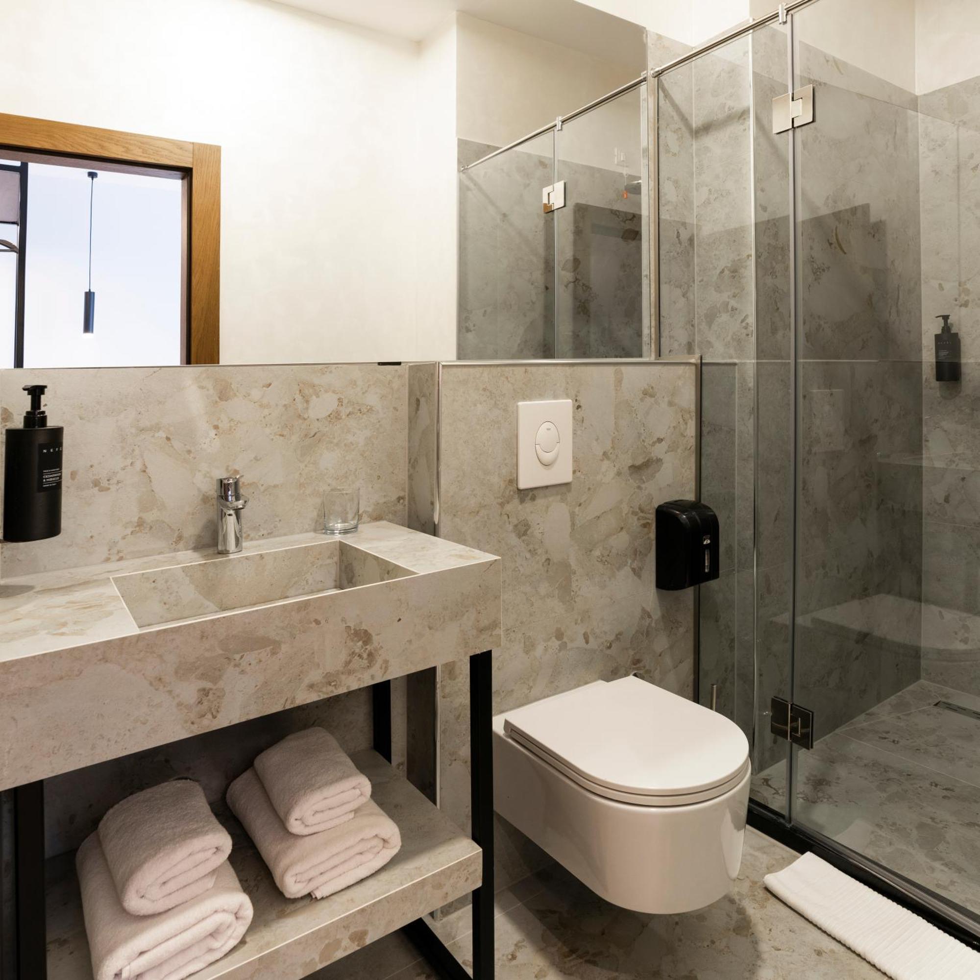 Star Hill Hotel Prisztina Zewnętrze zdjęcie