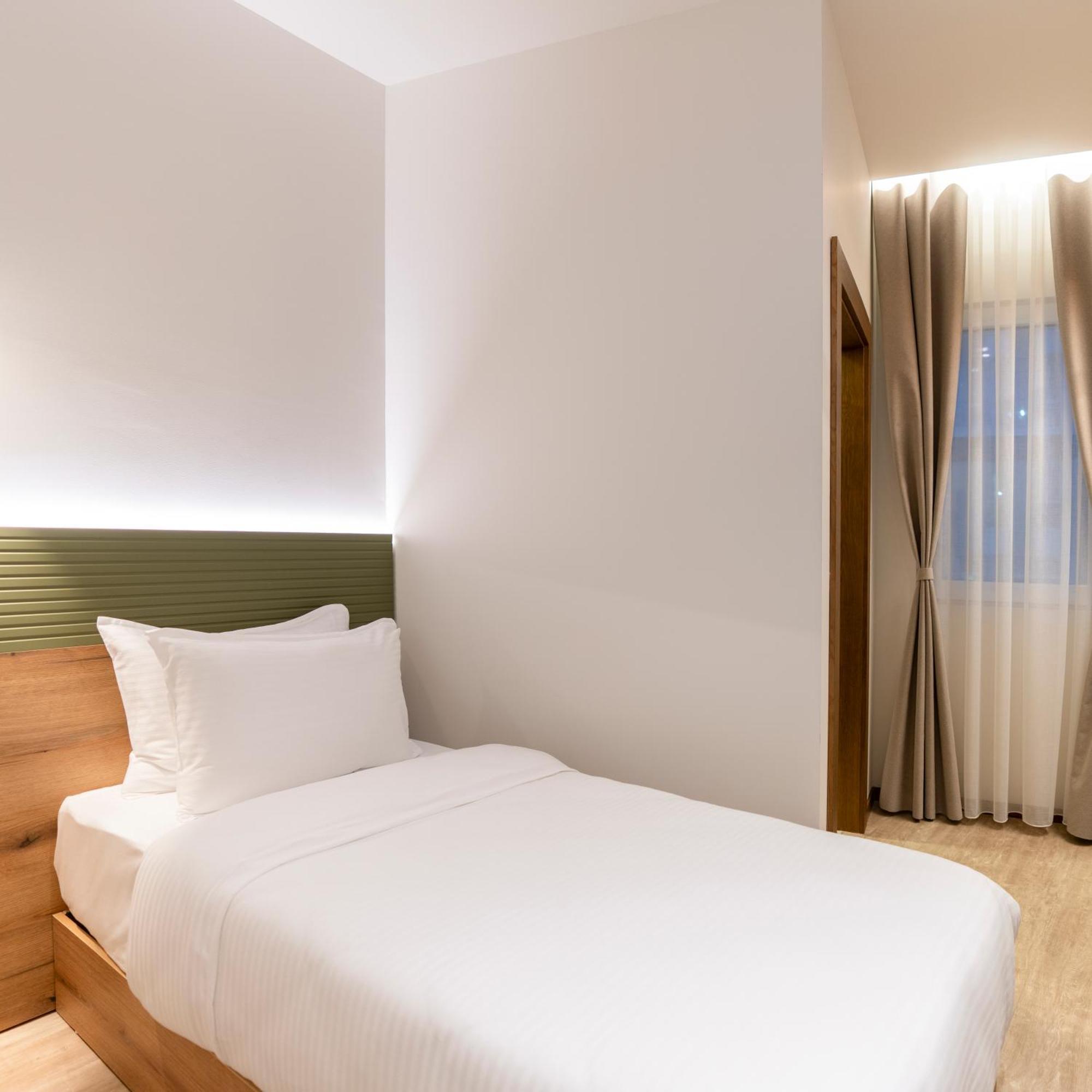 Star Hill Hotel Prisztina Zewnętrze zdjęcie