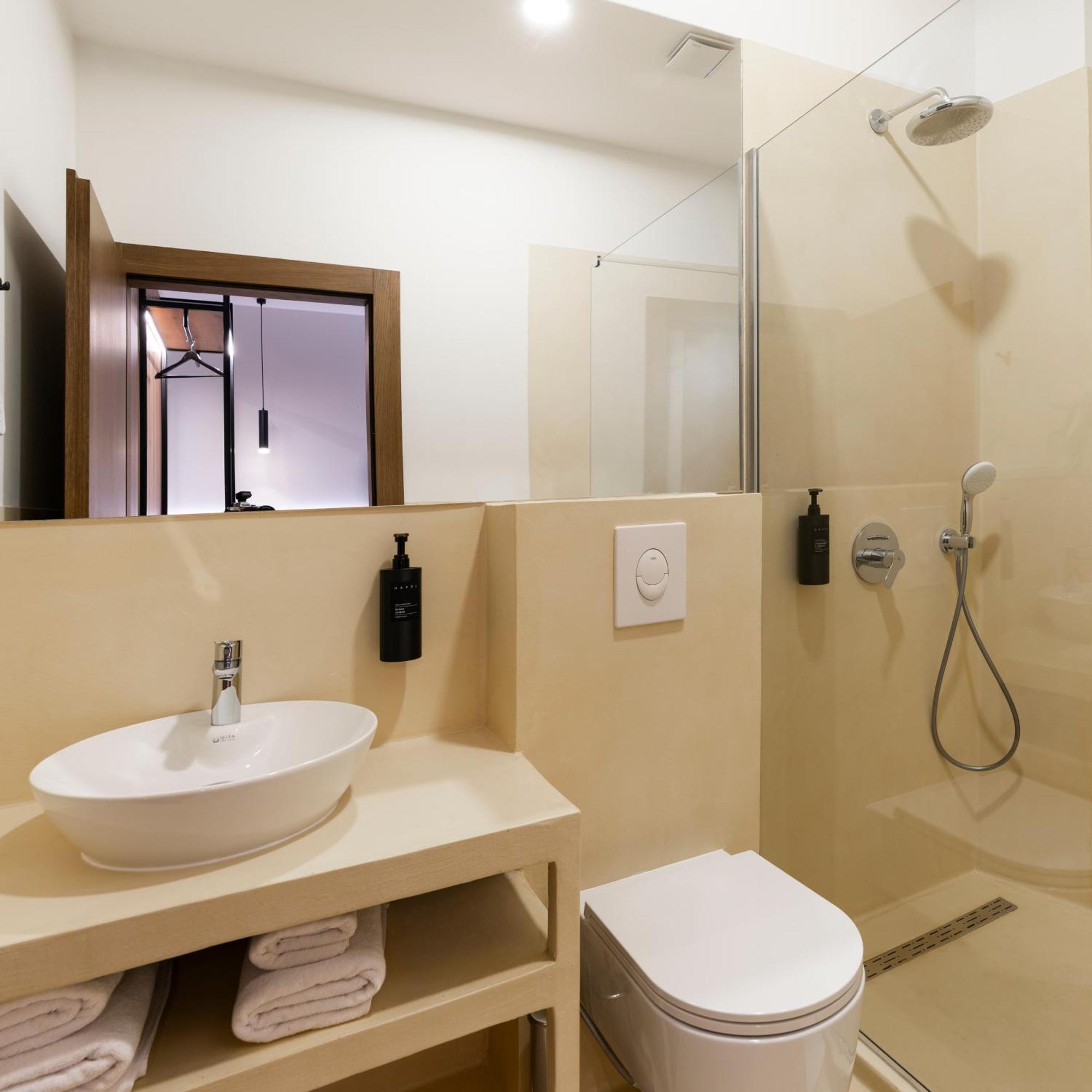 Star Hill Hotel Prisztina Zewnętrze zdjęcie